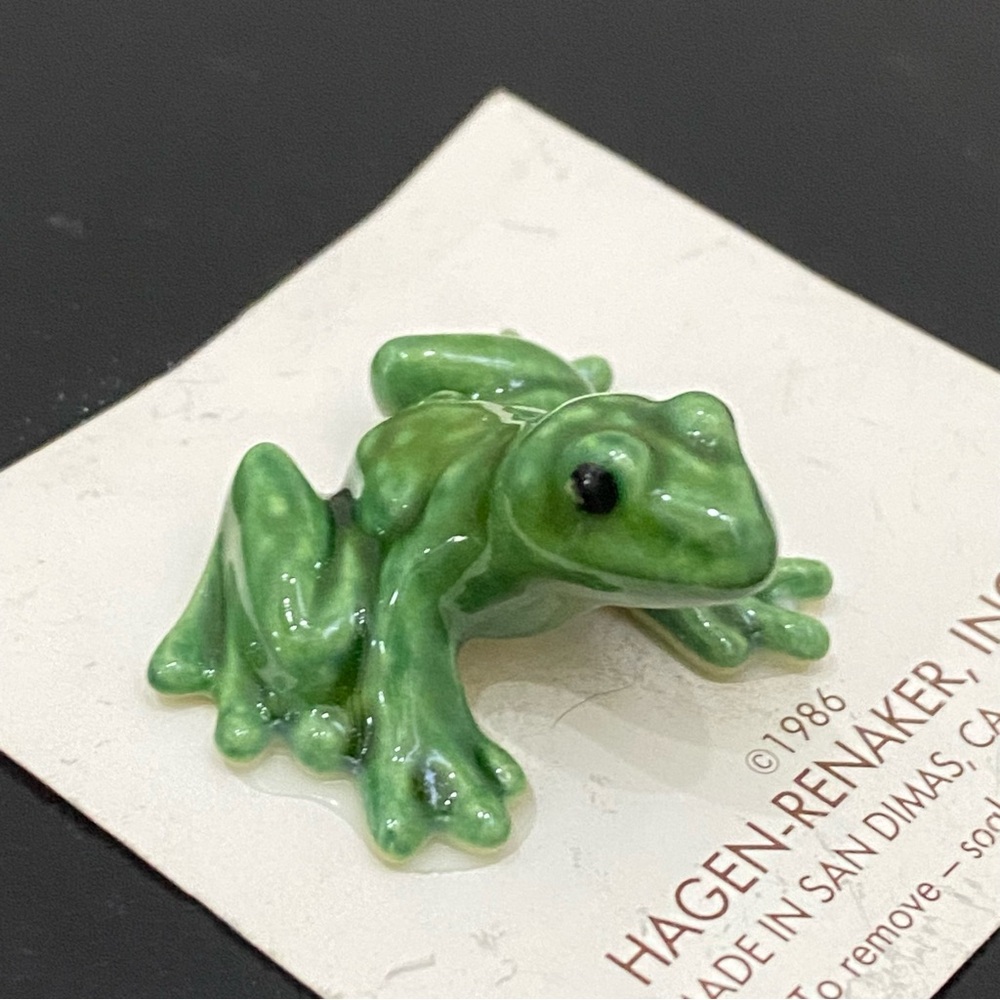 Vintage 1986 HAGEN-RENAKER INC Miniature Green Frog Mini Figurine